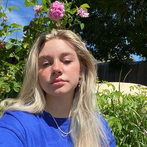 Meet your Posher, Julia